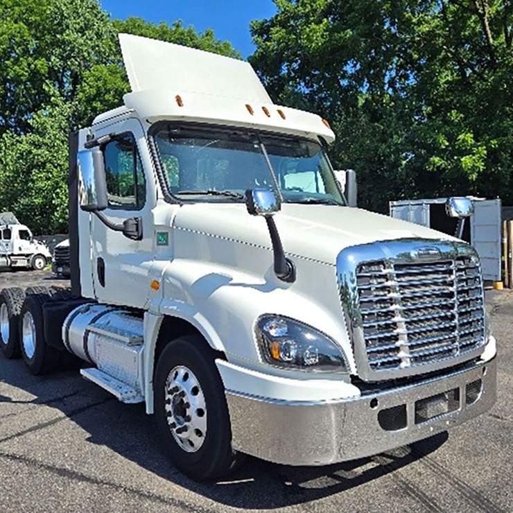 2018 FREIGHTLINER CASCADIA 125