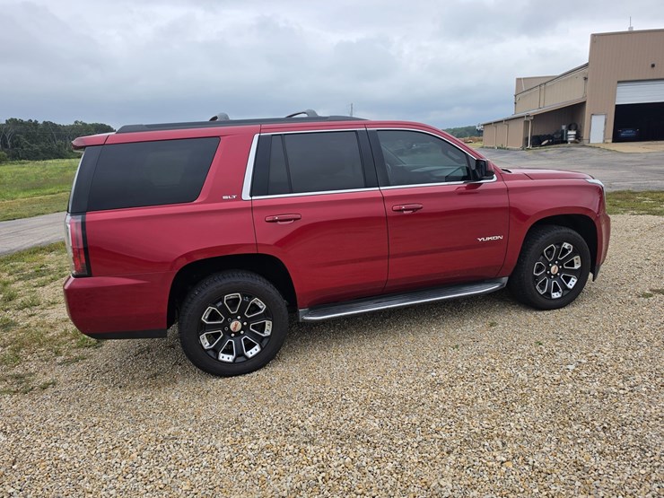 2015-gmc-yukon-image-14