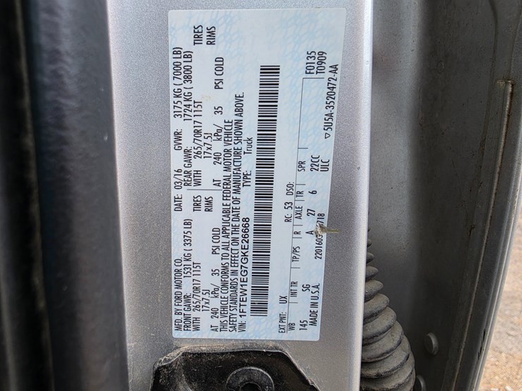 2016-ford-f150-image-35