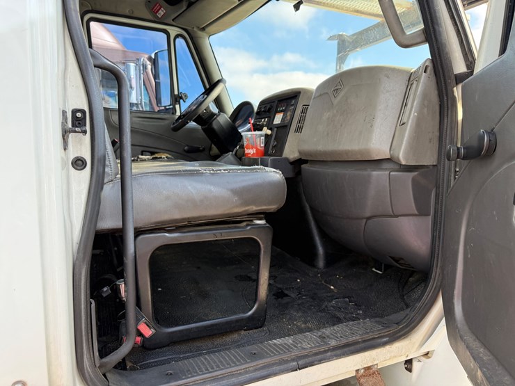 2013-international-durastar-4300-image-91
