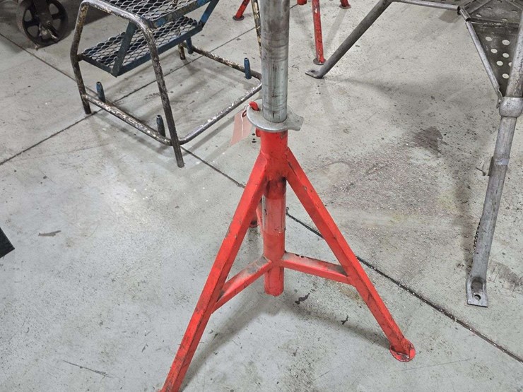 rigid-adjustable-pipe-stand,-2500lbs-image-1