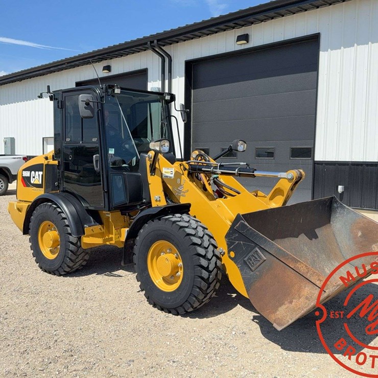 2016 CATERPILLAR 906M