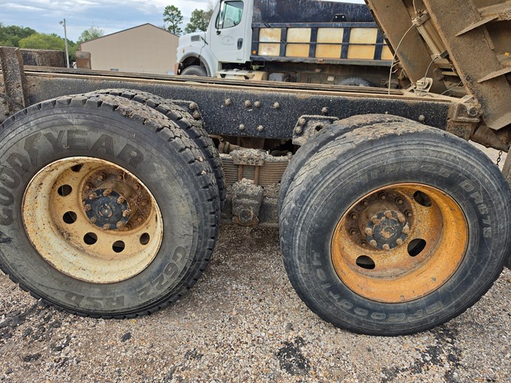 2004-sterling-l7500-image-103