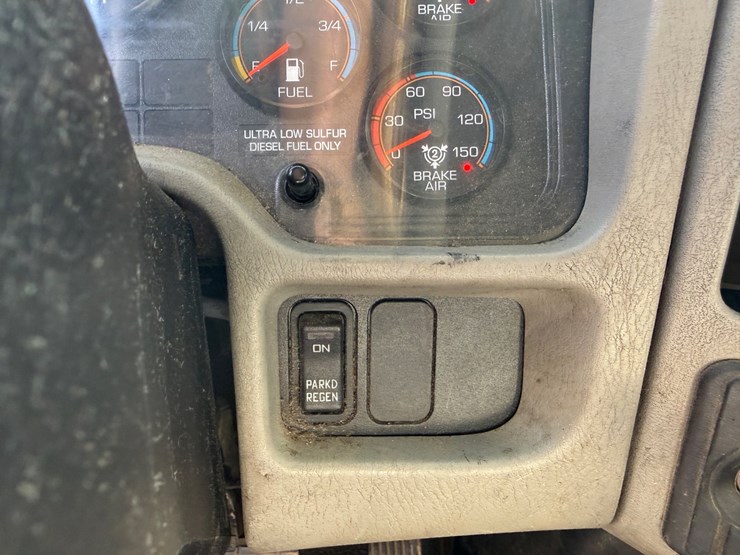 2013-international-durastar-4300-image-126