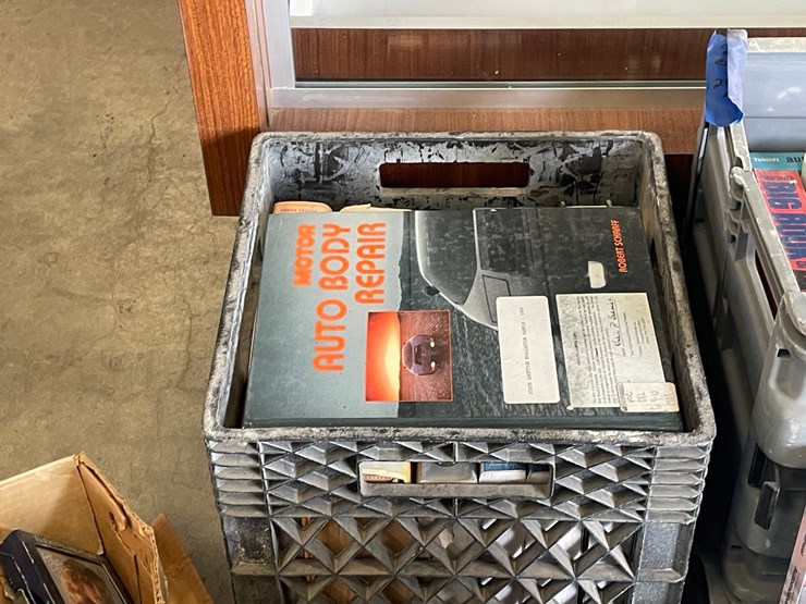 #1061-•-car,-textbooks,-shop-manuals-(on-site-in-las-cruces,-nm)-image-22
