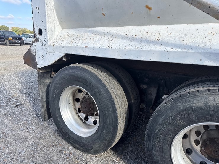 2010-kenworth-t800-image-29