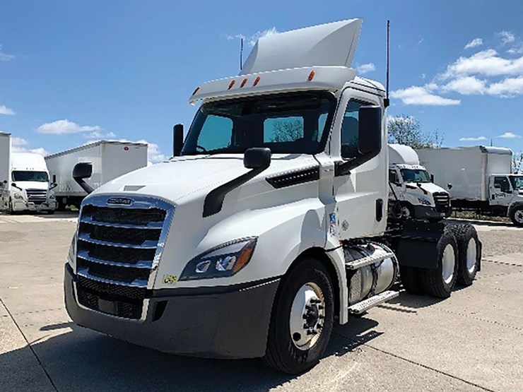 2019-freightliner-cascadia-126-image-1