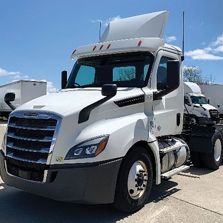 2019 FREIGHTLINER CASCADIA 126