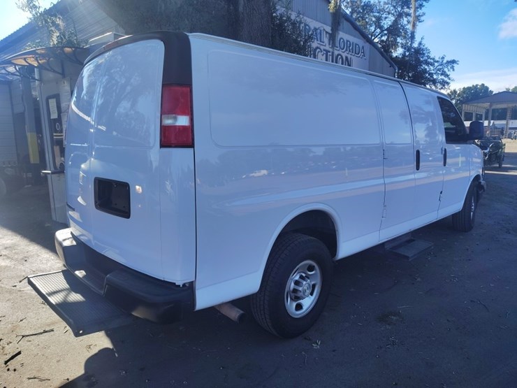 2020-chevrolet-2500-image-5