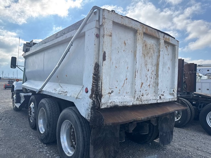 2010-kenworth-t800-image-5