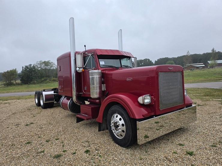1996-peterbilt-379-image-24