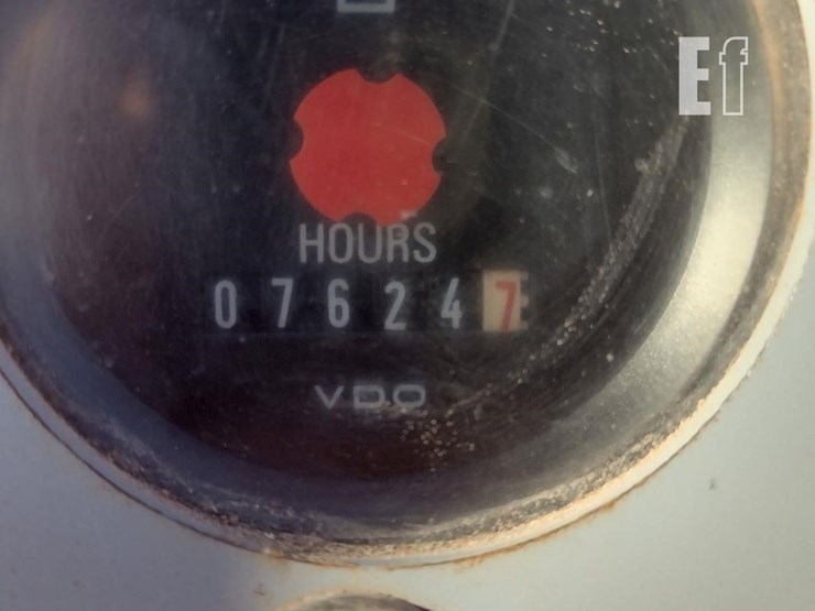 2002-deere-700h-lt-image-6