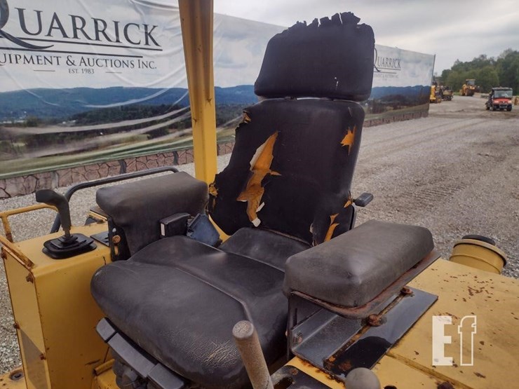 1995-caterpillar-d3c-xl-iii-image-11
