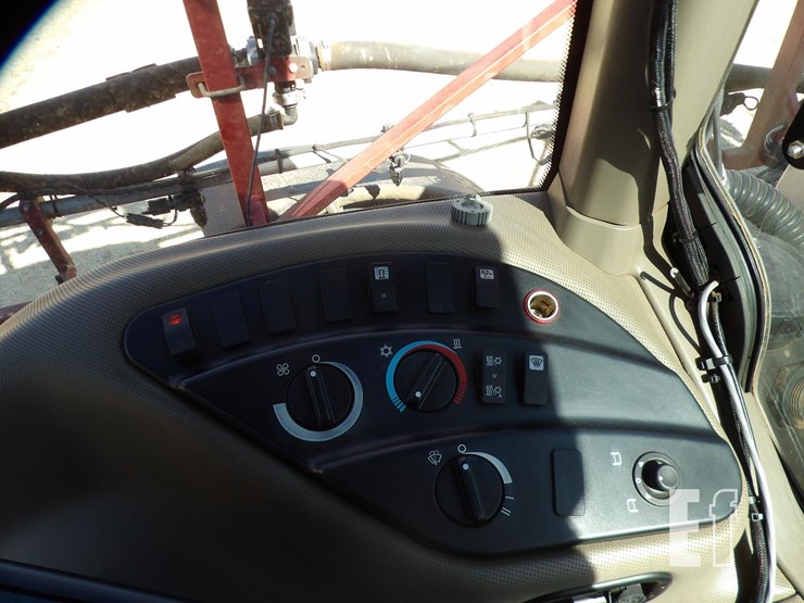2017-case-ih-patriot-3340-image-34