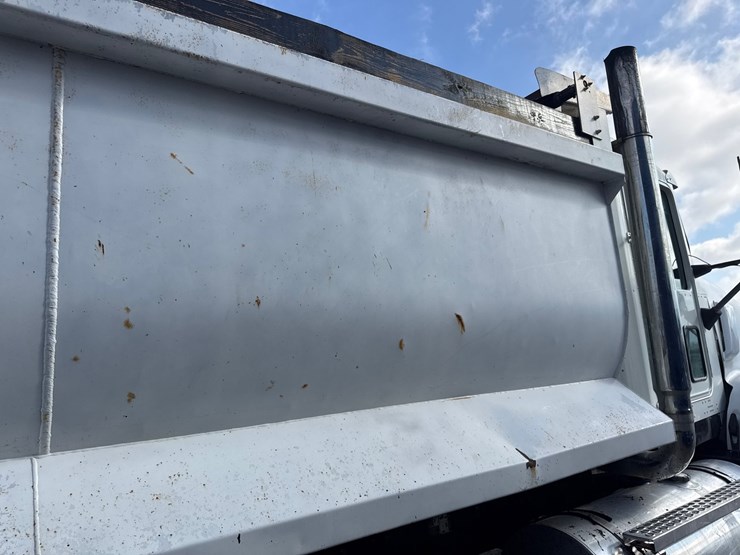 2010-kenworth-t800-image-31