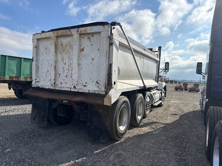 2010-kenworth-t800-image-3