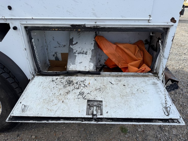 2013-international-durastar-4300-image-35