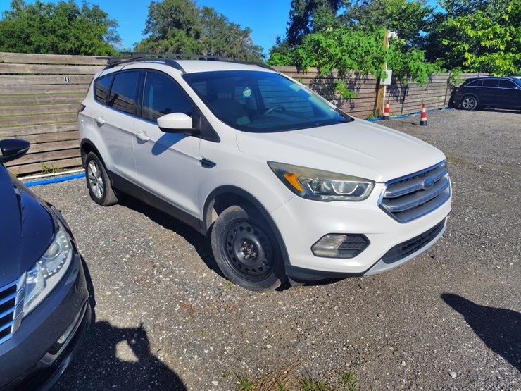 2017-ford-escape-image-1