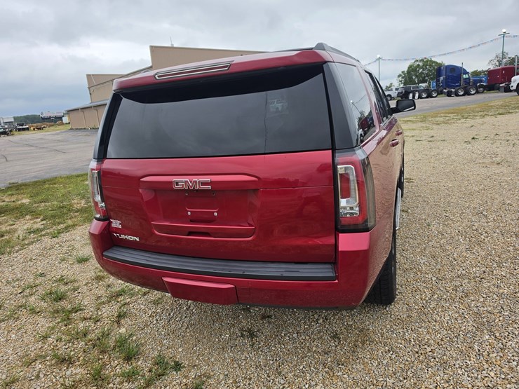 2015-gmc-yukon-image-11