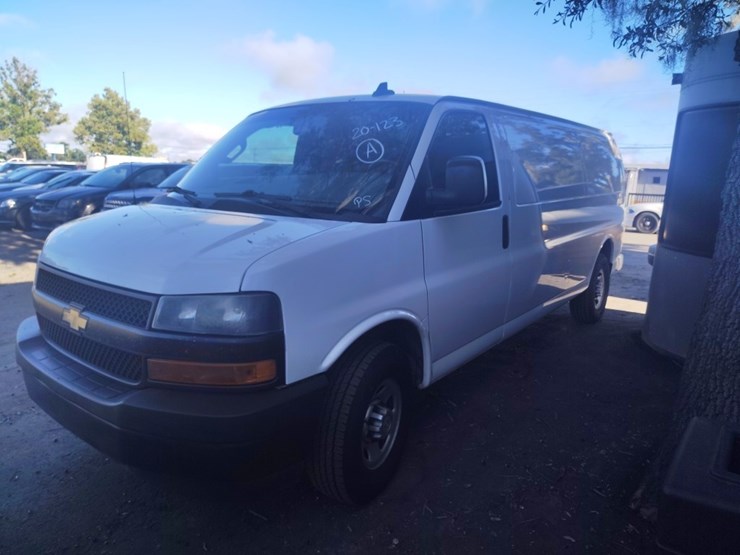 2020-chevrolet-2500-image-2
