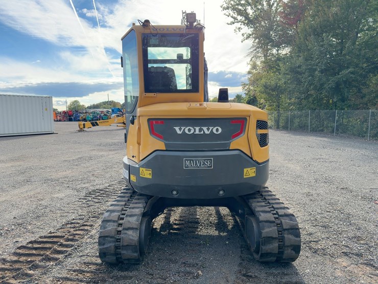 2013-volvo-ecr58d-image-4