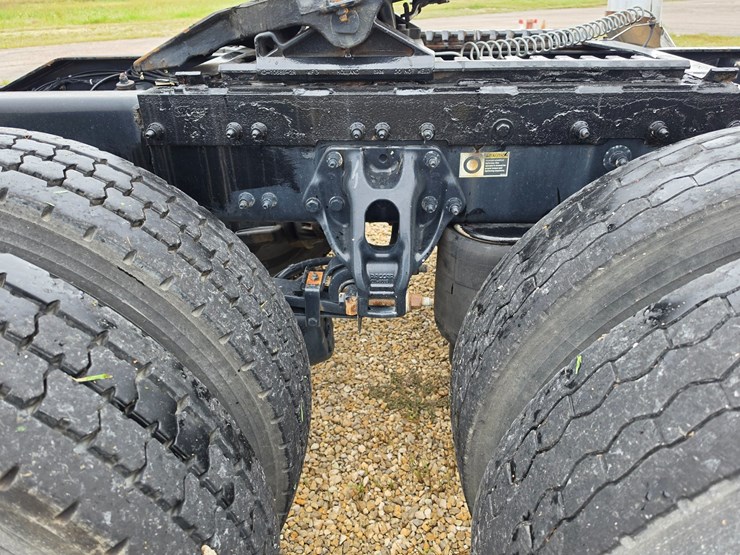 2018-peterbilt-389-image-118