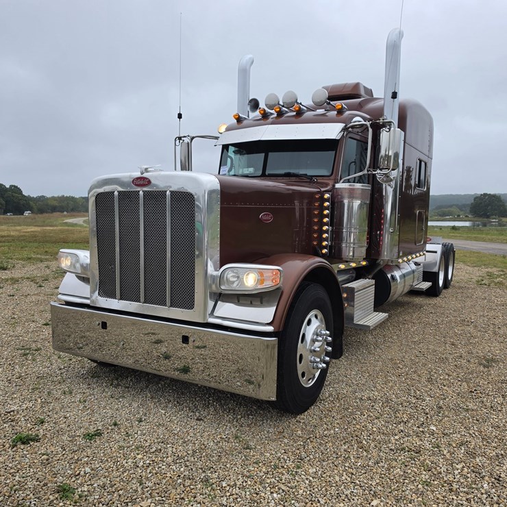 2018 PETERBILT 389