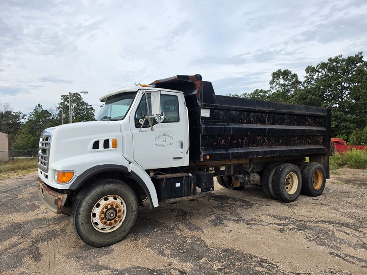 2004-sterling-l7500-image-2