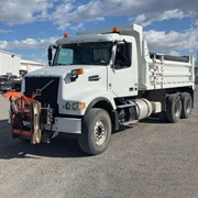 2016 VOLVO VHD64F200