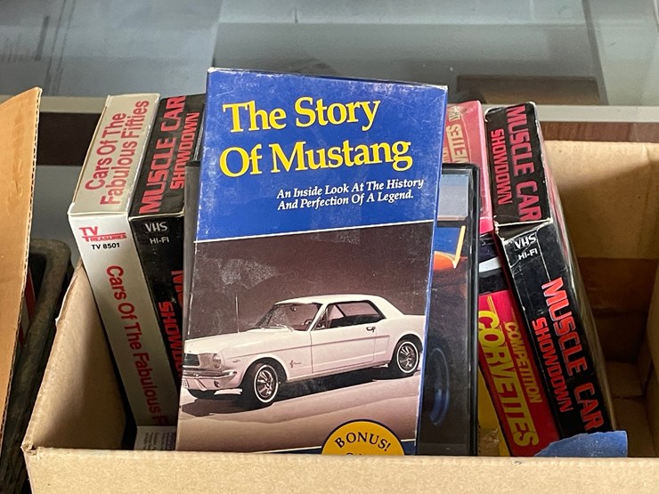 #1061-•-car,-textbooks,-shop-manuals-(on-site-in-las-cruces,-nm)-image-3