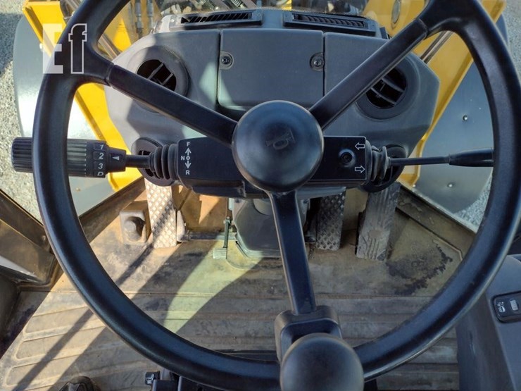 2019-deere-444k-image-9