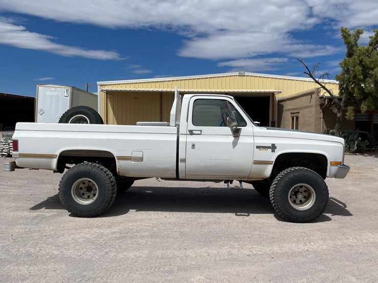 #1057-•-1986-chevrolet-ck10-(has-nm-title)-(on-site-in-las-cruces,-nm)-image-4