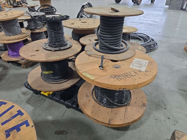 pallet-of-partial-rolls-of-wire,-10awg,4-awg-wire,-8-awg-wire,-and-misc-size-rolls-image-3