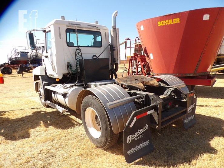 2003-mack-ch600-image-4