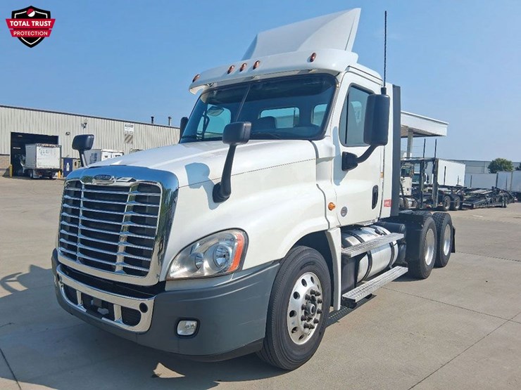 2020-freightliner-cascadia-116-image-1