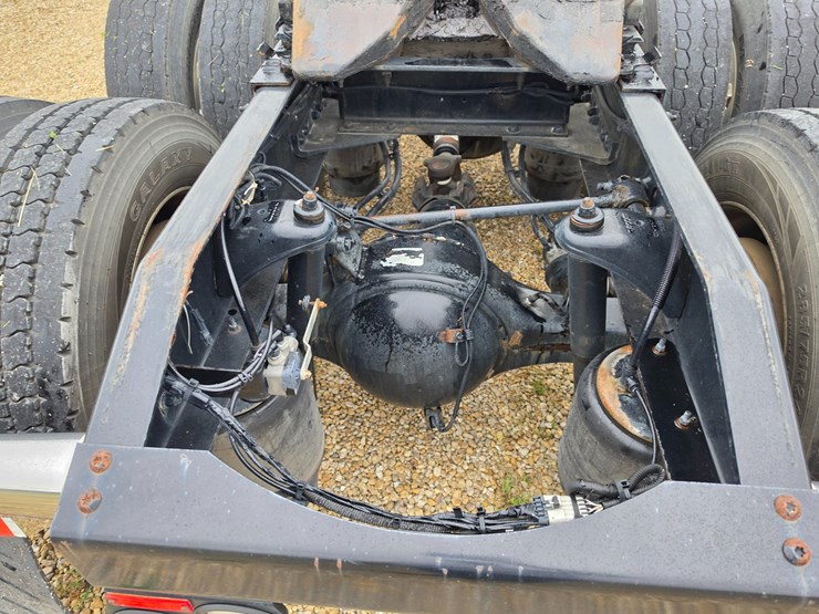 2018-peterbilt-389-image-98