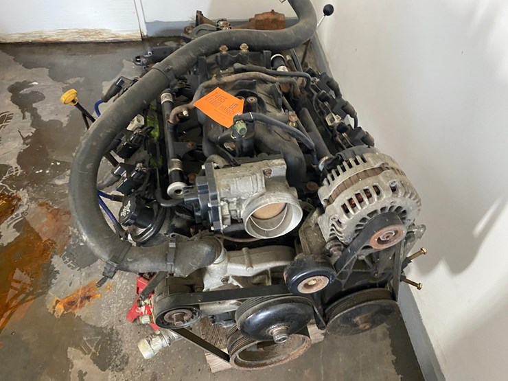 #17465-•-2004-chevy-6.0l-v8-engine-(arpin,-wi)-image-4