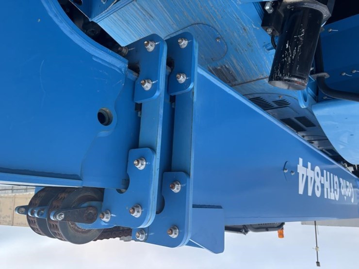 2020-genie-gth844-image-15