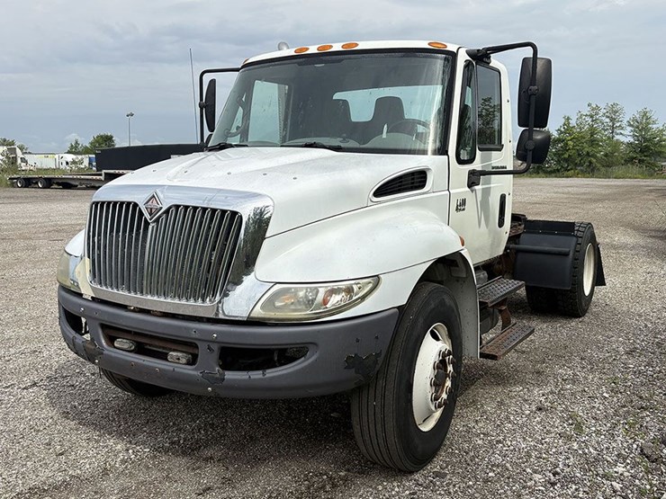 2007-international-4400-image-1