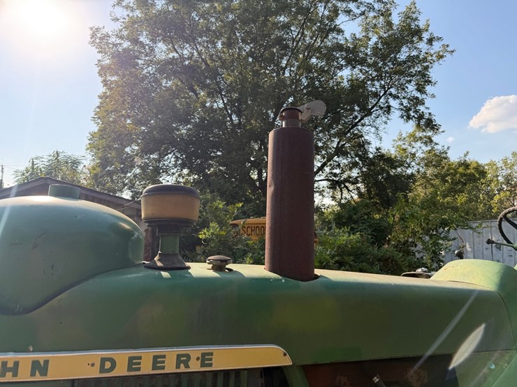 john-deere-4010-image-25