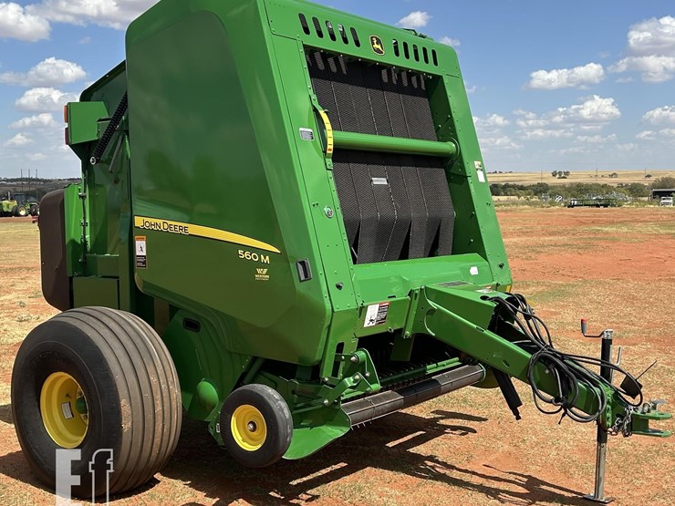 2019-john-deere-560m-image-1