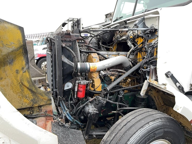 2002-caterpillar-c15-image-19