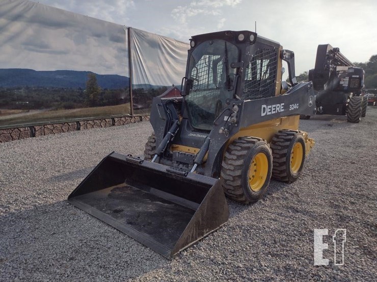2019-deere-324g-image-30
