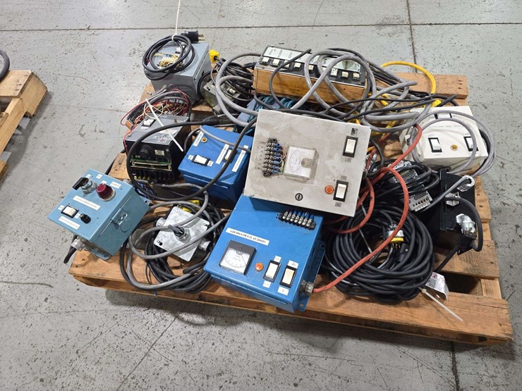 pallet-of-hd-switch-boxes,-on-of-switches,-and-push-button-boxes-image-3
