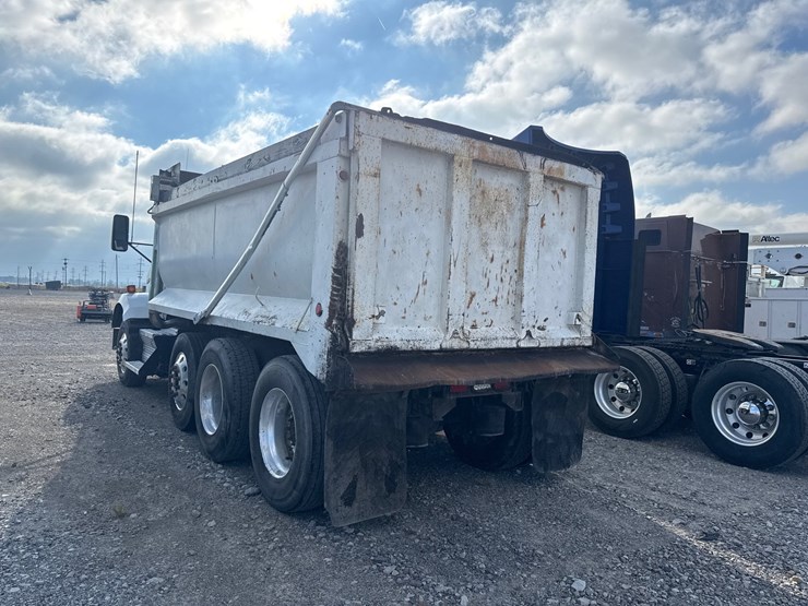 2010-kenworth-t800-image-4