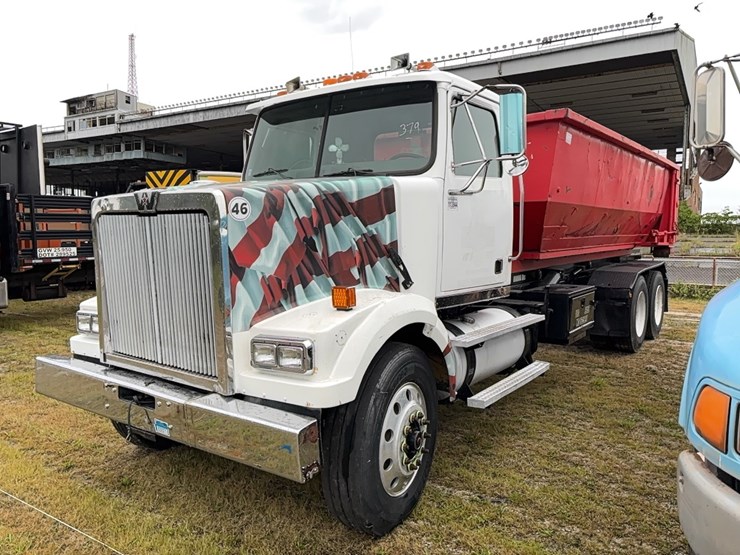 2002-caterpillar-c15-image-1