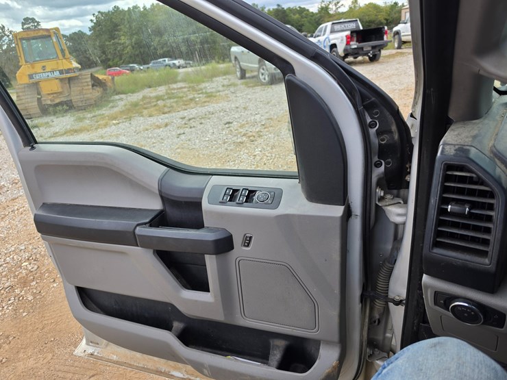2016-ford-f150-image-49