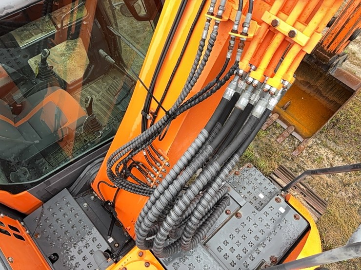 2017-doosan-dx140-lcr-image-16