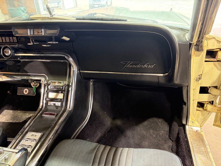 #4800-•-1965-ford-thunderbird-(wi-title)(hartford,-wi)-image-17