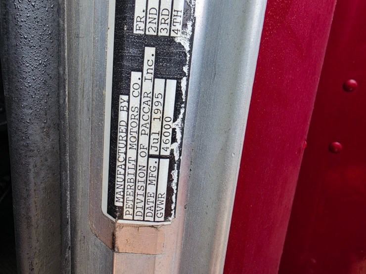 1996-peterbilt-379-image-49